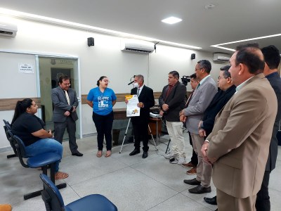 Representante do carro da mamografia 2.jpeg