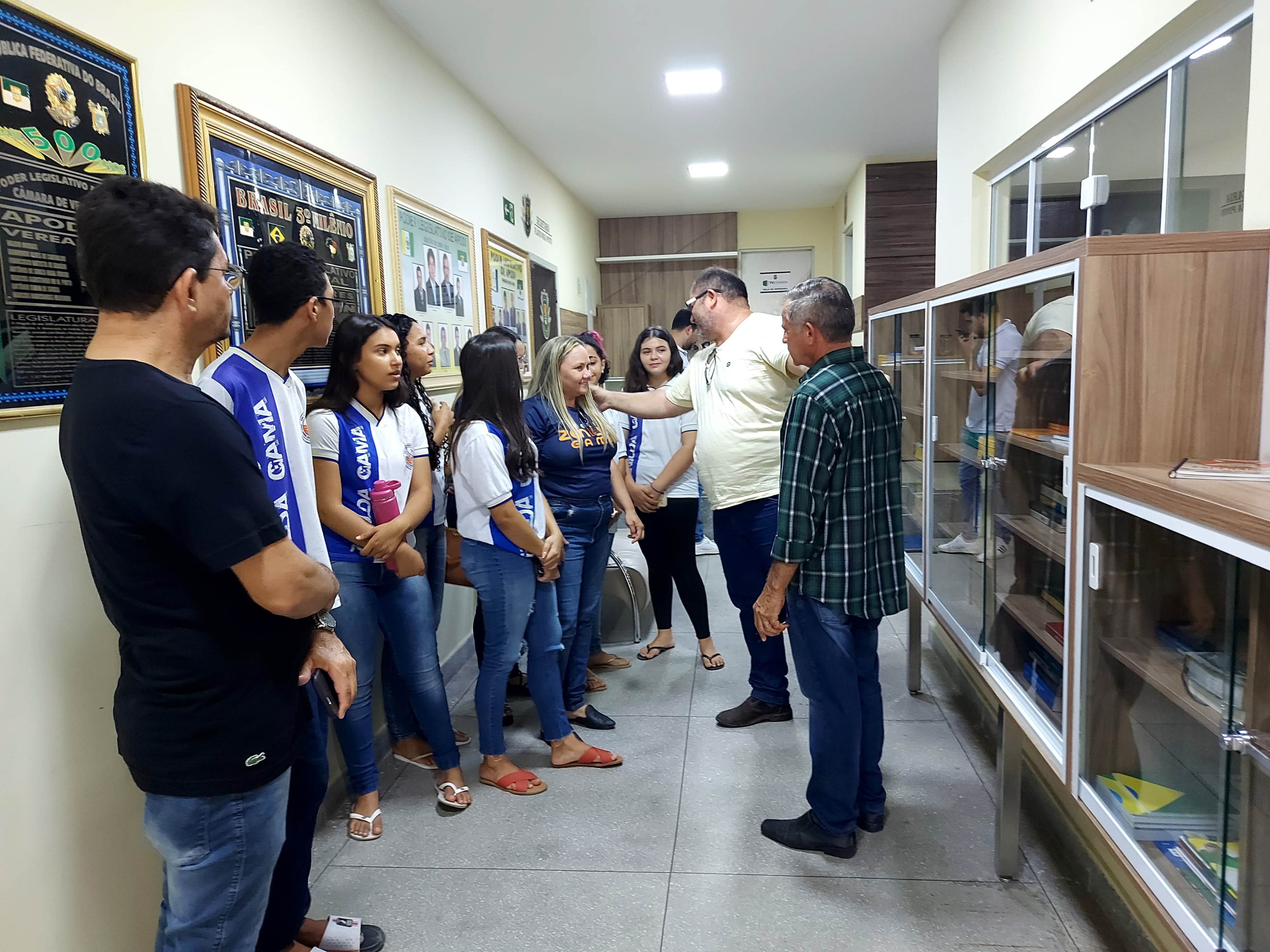 Visita dos alunos da Escola Zenilda Gama2.jpeg