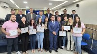 Alunos e professores das Escolas Estaduais Valdemiro Pedro Viana e Professor Antonio Dantas são homenageados pela CMA