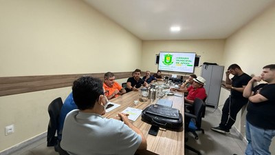 Câmara de Apodi faz reunião técnica com secretários de Educação e de Obras