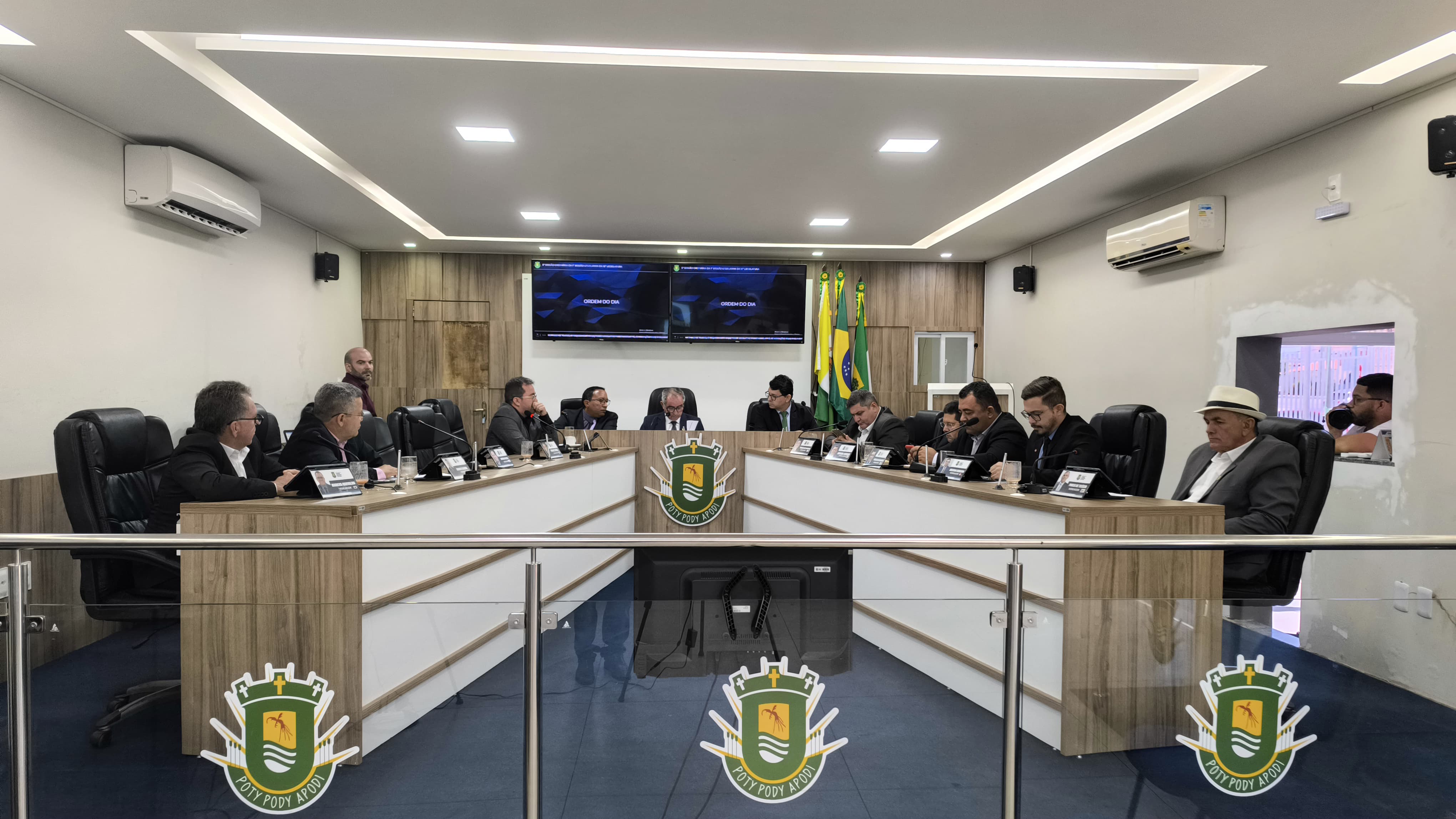 Câmara Municipal aprova em votação o reajuste do salário dos professores da rede municipal de educação