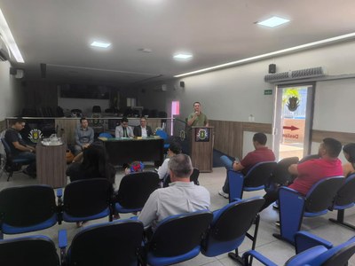 Frente Parlamentar Evangélica exalta família e trabalho em culto na CMA